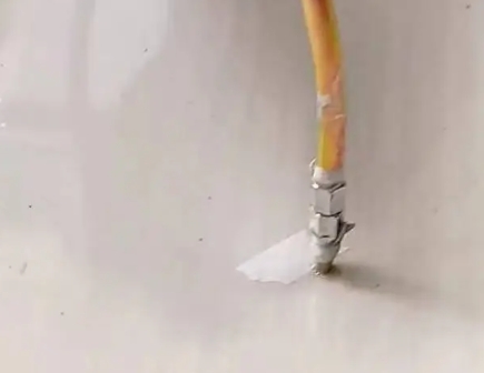 安州瓷砖空鼓维修公司专业解答在瓷砖铺贴过程中，如果使用的砂料过粗（如全部使用了粗砂），可能会导致以下问题