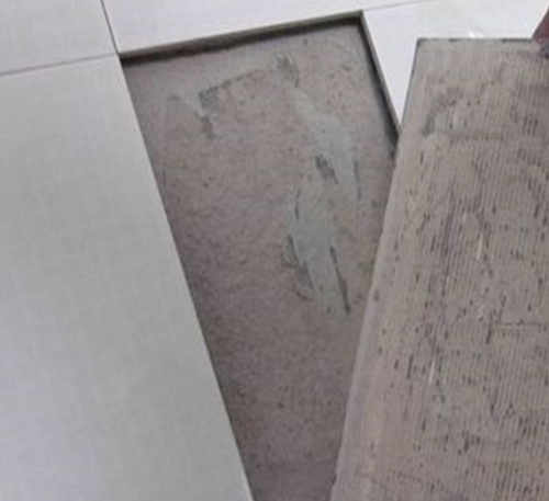 安州瓷砖空鼓维修公司分享瓷砖铺贴时如果打浆（即涂抹在瓷砖背面和基层上的砂浆或瓷砖胶）过少，会带来以下问题